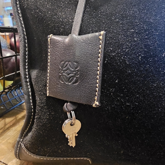 Loewe ♡Anagram Amazona Bag, Black Suede & Leather, Italy, Quiet Luxury - Picture 16 of 16